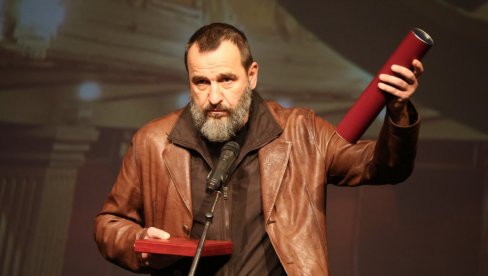 СЛЕДБЕНИЦИ РАШЕ ПЛАОВИЋА: Народно позориште у Београду прославило 155. рођендан доделом награда и признања СЛЕДБЕНИЦИ РАШЕ ПЛАОВИЋА: Народно позориште у Београду прославило 155. рођендан доделом награда и признања