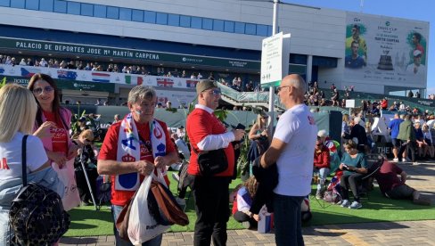 IDEMO, BRE! Kad stignu i srpske šajkače na završni turnir Dejvis kupa, onda svet zna koliko je sati (FOTO)