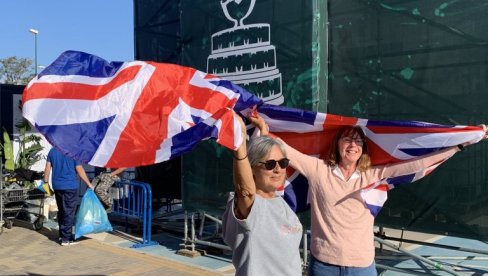 DA LI JE MOGUĆE? Pogledajte koliko ljudi je došlo na meč Srbija - Velika Britanija u Dejvis kupu (VIDEO)