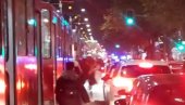 TRAMVAJ VUKAO AUTOMOBIL NEKOLIKO METARA: Nesreća u Bulevaru kralja Aleksandra (VIDEO) TRAMVAJ VUKAO AUTOMOBIL NEKOLIKO METARA: Nesreća u Bulevaru kralja Aleksandra (VIDEO)