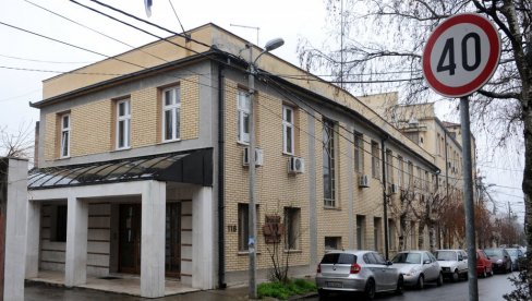 FIZIČARIMA JE U SRBIJI BOLJE NEGO U BELOM SVETU: U Institut za fiziku iz prestižnih institucija u inostranstvu vratilo se 40 istraživača FIZIČARIMA JE U SRBIJI BOLJE NEGO U BELOM SVETU: U Institut za fiziku iz prestižnih institucija u inostranstvu vratilo se 40 istraživača