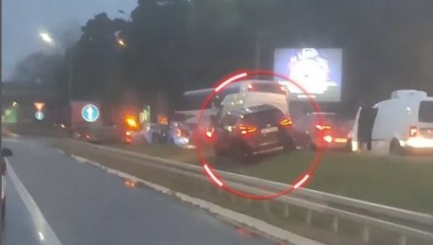 ŠTA RADIŠ, ČOVEČE?! Bahati potez vozača razljutio Beograđane - ovo je nedopustivo! (VIDEO) ŠTA RADIŠ, ČOVEČE?! Bahati potez vozača razljutio Beograđane - ovo je nedopustivo! (VIDEO)