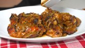 ĆUREĆI BATACI U AROMATIČNOM SOSU: Ručak koji se praktično sam sprema (VIDEO) ĆUREĆI BATACI U AROMATIČNOM SOSU: Ručak koji se praktično sam sprema (VIDEO)
