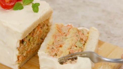 POSNA SLANA TORTA: Različiti slojevi i bogati ukusi nikoga ne ostavljaju ravnodušnim POSNA SLANA TORTA: Različiti slojevi i bogati ukusi nikoga ne ostavljaju ravnodušnim
