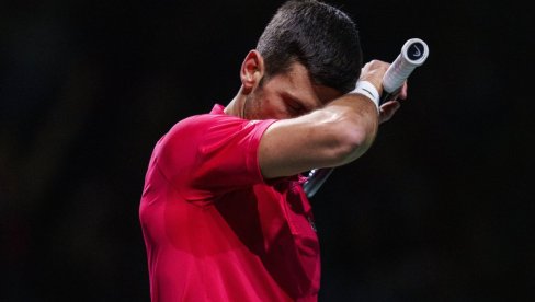 ONI GA IGNORIŠU, A ON... ATP se crveni od stida dok Novak Đoković drži predavanje