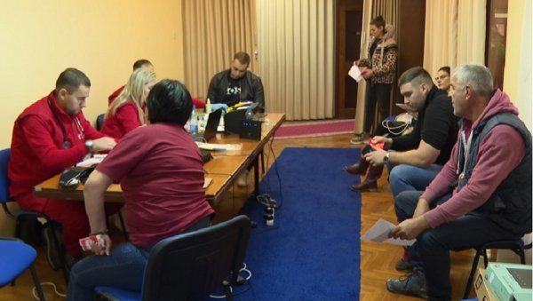 СРЦЕ KАЖЕ ШТА ТРЕБА УРАДИТИ: Херцег Нови, Врање и Гацко заједно у акцији добровољног давалаштва крви СРЦЕ KАЖЕ ШТА ТРЕБА УРАДИТИ: Херцег Нови, Врање и Гацко заједно у акцији добровољног давалаштва крви