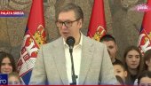 NEKA ŽIVI NAŠ NAROD NA KOSOVU I METOHIJI: Vučić sa učenicima i nastavnicima OŠ Sveti Sava iz Zvečana (FOTO/VIDEO) NEKA ŽIVI NAŠ NAROD NA KOSOVU I METOHIJI: Vučić sa učenicima i nastavnicima OŠ Sveti Sava iz Zvečana (FOTO/VIDEO)