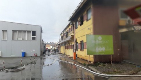 OGLASIO SE MUP O POŽARU U NIŠU: Vatra zahvatila 3.000 kvadrata, nema povređenih OGLASIO SE MUP O POŽARU U NIŠU: Vatra zahvatila 3.000 kvadrata, nema povređenih