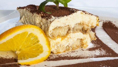 ШАРЛОТА СА ЛИМУНОМ: Савршено кремаста торта
