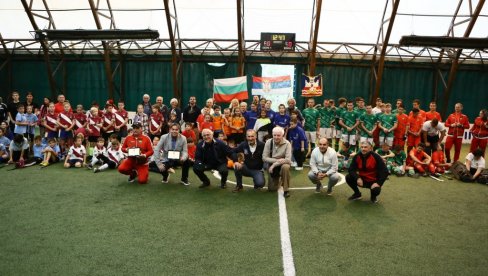 HOKEJAŠI NA TRAVI JOŠ JEDNU SEZONU ZAVRAŠAVAJU S USPEHOM! Nove stranice istorije ovog olimpijskog sporta