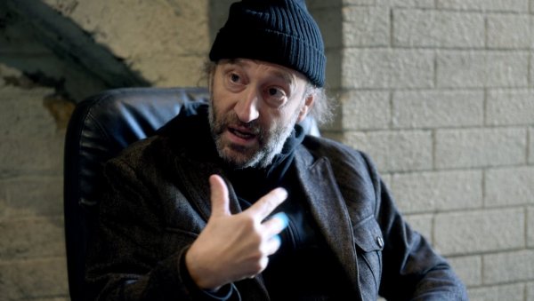 ЗАВИСНОСТ ОД ЕКРАНА И МРЕЖА ЈЕ НОВО РОПСТВО: Интервју - АЛЕКСАНДАР ДЕНИЋ, представник Србије на 60. Бијеналу у Венецији ЗАВИСНОСТ ОД ЕКРАНА И МРЕЖА ЈЕ НОВО РОПСТВО: Интервју - АЛЕКСАНДАР ДЕНИЋ, представник Србије на 60. Бијеналу у Венецији