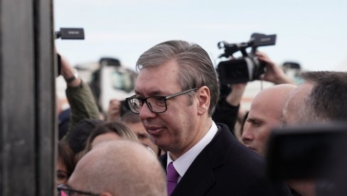 VUČIĆ: Javne finansije stabilne, pet milijardi evra na državnom računu VUČIĆ: Javne finansije stabilne, pet milijardi evra na državnom računu