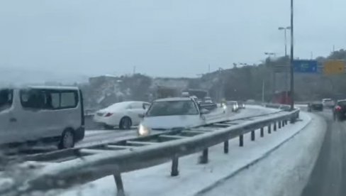 SNEG I LED OKOVALI KOMŠILUK: Na putevima u Hrvatskoj neviđeni haos (VIDEO)