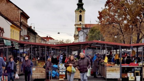 OZBILJAN FUDBAL NA PIJACI: Nesvakidašnja scena u beogradskoj opštini