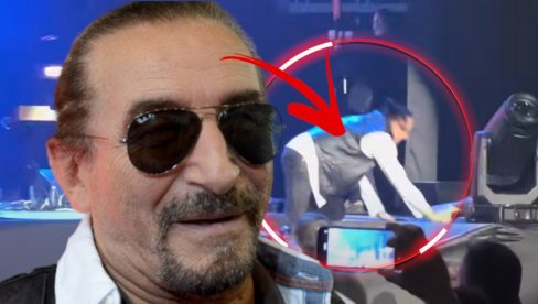 BEBEK PAO SA BINE: Pevač se srušio usred koncerta (VIDEO) BEBEK PAO SA BINE: Pevač se srušio usred koncerta (VIDEO)