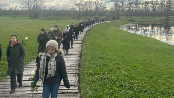 ХРВАТСКА МОРА ДА ОГОЛИ ЗЛОЧИНЕ У ЈАСЕНОВЦУ: У Загребу се одржава заседање ИХРА, делегати посетили најмонструознији логор ХРВАТСКА МОРА ДА ОГОЛИ ЗЛОЧИНЕ У ЈАСЕНОВЦУ: У Загребу се одржава заседање ИХРА, делегати посетили најмонструознији логор