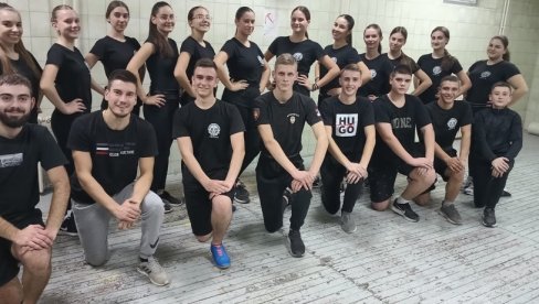 FOLKLORCI PRVI PUT NASTUPAJU VAN SRBIJE POSLE SMRTI ČUVENOG KOREOGRAFA: Svi aplauzi biće posvećeni našem Darku FOLKLORCI PRVI PUT NASTUPAJU VAN SRBIJE POSLE SMRTI ČUVENOG KOREOGRAFA: Svi aplauzi biće posvećeni našem Darku
