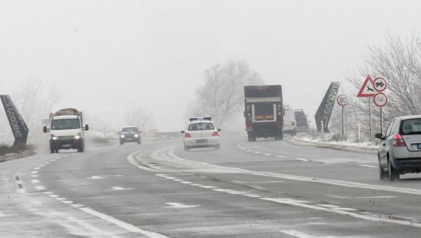 ВОЗАЧИ, УСПОРИТЕ! Поледица могућа у овим деловима Србије, будите опрезни