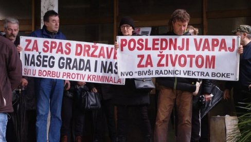 BIVŠI RADNICI NVO VEKTRA BOKA: „Organizovani kriminal nas je doveo na ulicu“ BIVŠI RADNICI NVO VEKTRA BOKA: „Organizovani kriminal nas je doveo na ulicu“