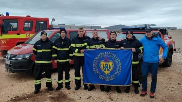 У ОКВИРУ ПРОГРАМА ОТПОРНА ГРАНИЦА:Заједничка вежба, од роњења до гашења пожара У ОКВИРУ ПРОГРАМА ОТПОРНА ГРАНИЦА:Заједничка вежба, од роњења до гашења пожара