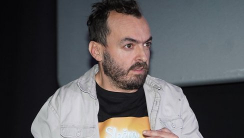 ЖЕНА, МАЈКА, КРАЉИЦА Жена Ненада Окановића је права лепотица: Заволели смо се у гимназији (ФОТО) ЖЕНА, МАЈКА, КРАЉИЦА Жена Ненада Окановића је права лепотица: Заволели смо се у гимназији (ФОТО)