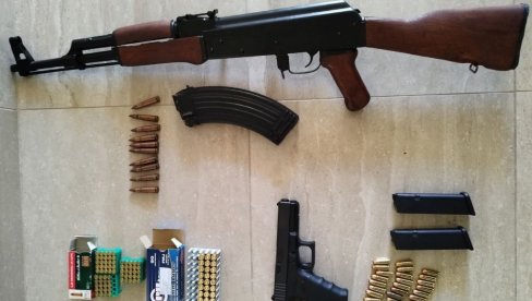 ХАПШЕЊЕ У ТУЗИМА:Одузета аутоматска пушка и пиштољ ХАПШЕЊЕ У ТУЗИМА:Одузета аутоматска пушка и пиштољ