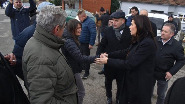 ВУЈОВИЋ У ТОПОЛИ: Градићемо 23км недостајуће канализационе мреже ВУЈОВИЋ У ТОПОЛИ: Градићемо 23км недостајуће канализационе мреже