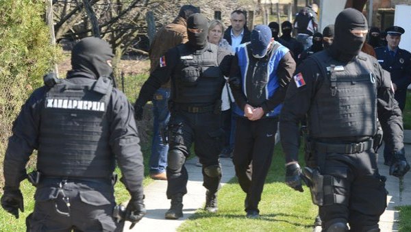 ЗА НАСУМИЧНУ ПУЦЊАВУ СЕДАМ И ПО ГОДИНА: Изречена пресуда Милошу Марићу (38) из Петроварадина за догађај од пре осам година ЗА НАСУМИЧНУ ПУЦЊАВУ СЕДАМ И ПО ГОДИНА: Изречена пресуда Милошу Марићу (38) из Петроварадина за догађај од пре осам година