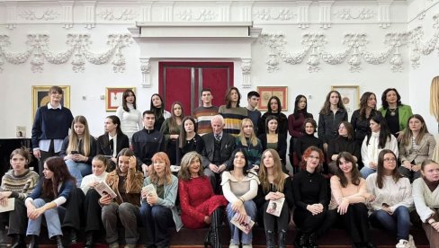 DAN SVIH PROFESORA I ĐAKA: Predstavljen Zbornik učeničkih radova iz Valjevske, Karlovačke, Filološke gimnazije o velikom pesniku DAN SVIH PROFESORA I ĐAKA: Predstavljen Zbornik učeničkih radova iz Valjevske, Karlovačke, Filološke gimnazije o velikom pesniku
