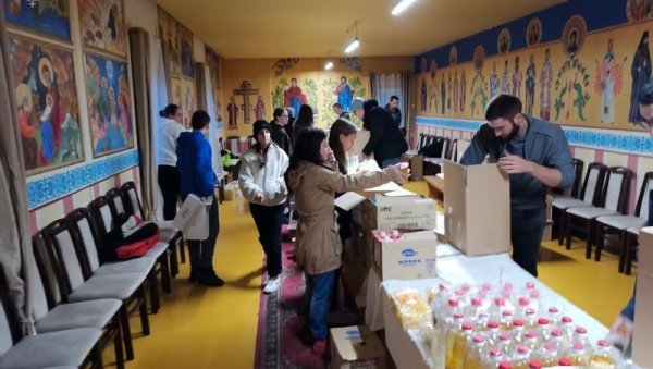 ДОБРОТОЉУБЉЕ НА ДЕЛУ: Хуманитарна акција Епархије бачке ДОБРОТОЉУБЉЕ НА ДЕЛУ: Хуманитарна акција Епархије бачке