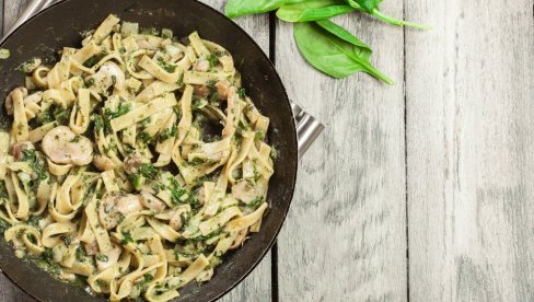 SAVRŠENO JELO BEZ MESA! Taljatele sa blitvom i pečurkama SAVRŠENO JELO BEZ MESA! Taljatele sa blitvom i pečurkama