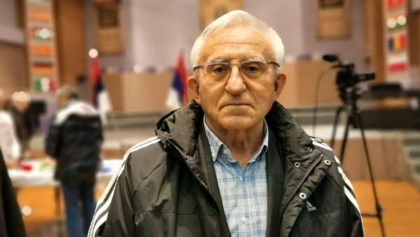 ГЕНЕРАЛ ЛАЗАРЕВИЋ РОЂЕН НА ДАНАШЊИ ДАН: Командант Треће армије Војске Југославије пуни 75. година ГЕНЕРАЛ ЛАЗАРЕВИЋ РОЂЕН НА ДАНАШЊИ ДАН: Командант Треће армије Војске Југославије пуни 75. година