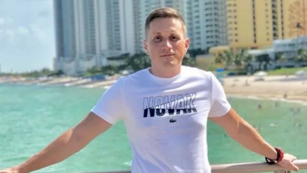 БОЈАН ЈЕ ИЗА СЕБЕ ОСТАВИО РОДИТЕЉЕ И НЕУТЕШНУ СЕСТРУ: Ово је Србин који је погинуо у стравичној несрећи у Америци (ВИДЕО) БОЈАН ЈЕ ИЗА СЕБЕ ОСТАВИО РОДИТЕЉЕ И НЕУТЕШНУ СЕСТРУ: Ово је Србин који је погинуо у стравичној несрећи у Америци (ВИДЕО)