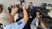 VELIKO INTERESOVANJE STRANIH MEDIJA: Brojni novinari čekali na izjave predsednika Vučića u Dubaiju (VIDEO)