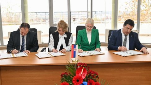 DAN NAUKE I INOVACIJA ODRŽAN U KRUŠEVCU: Nastavljen nacionalni projekat “Srbija, zemlja nauke, zemlja inovacija” DAN NAUKE I INOVACIJA ODRŽAN U KRUŠEVCU: Nastavljen nacionalni projekat “Srbija, zemlja nauke, zemlja inovacija”
