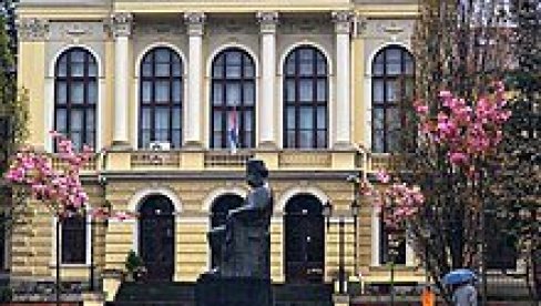 ZA NOVE IDEJE: Prva kragujevačka gimnazija dobila savremenu učionicu ZA NOVE IDEJE: Prva kragujevačka gimnazija dobila savremenu učionicu