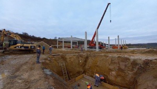 МЛАДЕНОВАЦ И СОПОТ БИЋЕ ЧИСТИЈИ: Гради се центар за прикупљање отпада, један од четири који су планирани у Београду МЛАДЕНОВАЦ И СОПОТ БИЋЕ ЧИСТИЈИ: Гради се центар за прикупљање отпада, један од четири који су планирани у Београду