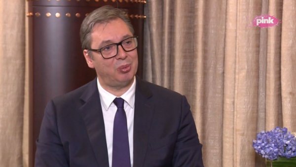 ОВО ЈЕ ТЕШКА КАМПАЊА ПУНА МЕДИЈСКИХ НАПАДА: Вучић - Мета је само породица не програми, сви се заклињу да ће да ме сруше ОВО ЈЕ ТЕШКА КАМПАЊА ПУНА МЕДИЈСКИХ НАПАДА: Вучић - Мета је само породица не програми, сви се заклињу да ће да ме сруше