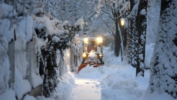 БИЛА ЈЕ ТО БОРБА НА ЖИВОТ И СМРТ... Марију затрпао снег, реакција млађег брата је спасла у последњи час