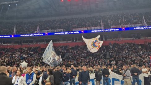 VIJORE SE ZASTAVE U KRCATOJ ARENI: Ogromna podrška naroda listi Aleksandar Vučić - Srbija ne sme da stane (VIDEO) VIJORE SE ZASTAVE U KRCATOJ ARENI: Ogromna podrška naroda listi Aleksandar Vučić - Srbija ne sme da stane (VIDEO)