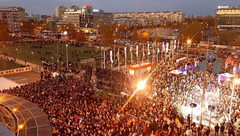 DESETINE HILJADA LJUDI OSTALO ISPRED ARENE: Ne mogu da uđu, Arena već puna (VIDEO) DESETINE HILJADA LJUDI OSTALO ISPRED ARENE: Ne mogu da uđu, Arena već puna (VIDEO)