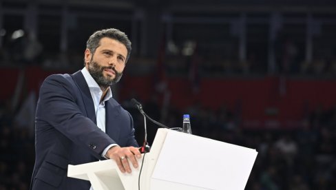 ШАПИЋ У АРЕНИ: Српски народ ће остати онакав какав је увек био - частан, хуман, поштен ШАПИЋ У АРЕНИ: Српски народ ће остати онакав какав је увек био - частан, хуман, поштен