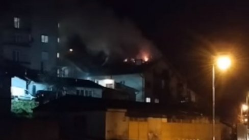 POŽAR U UŽIČKOM NASELJU TERAZIJE: Zapalila se kuća na brdu, vatrogasci hitno izašli na teren (VIDEO) POŽAR U UŽIČKOM NASELJU TERAZIJE: Zapalila se kuća na brdu, vatrogasci hitno izašli na teren (VIDEO)
