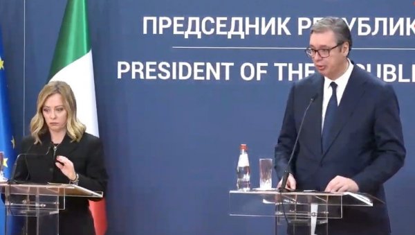 ВУЧИЋ И МЕЛОНИ СЕ ОБРАТИЛИ НАКОН САСТАНКА Председник поручио: У Србији можете да кажете било шта, осим да нисмо добри домаћини (ФОТО/ВИДЕО) ВУЧИЋ И МЕЛОНИ СЕ ОБРАТИЛИ НАКОН САСТАНКА Председник поручио: У Србији можете да кажете било шта, осим да нисмо добри домаћини (ФОТО/ВИДЕО)