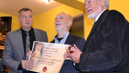 SVET ĆE SPASITI LJUBAV: Gojku Đogu uručena nagrada Prsten despot Stefan Lazarević SVET ĆE SPASITI LJUBAV: Gojku Đogu uručena nagrada Prsten despot Stefan Lazarević
