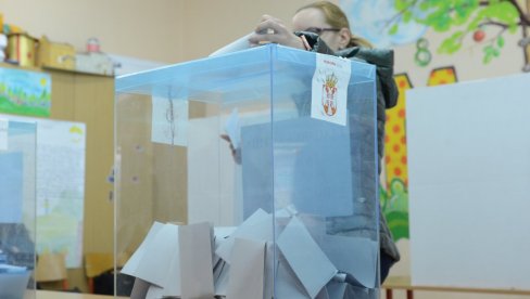 LISTAMA UKUPNO 1,12 MILIONA: Finansiranje troškova izborne kampanje u Kraljevu LISTAMA UKUPNO 1,12 MILIONA: Finansiranje troškova izborne kampanje u Kraljevu
