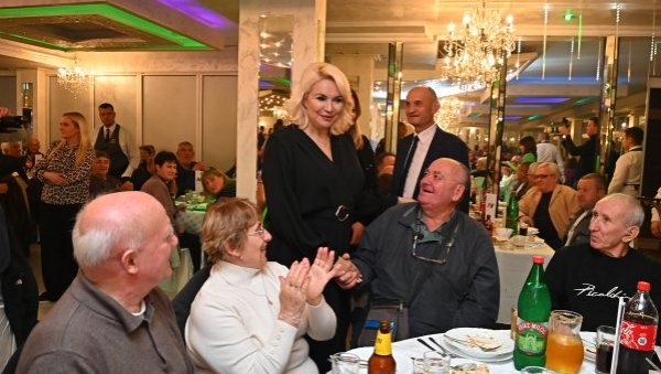 ДАРИЈА КИСИЋ У СУРЧИНУ: Свакодневно бринемо о сваком грађанину наше земље ДАРИЈА КИСИЋ У СУРЧИНУ: Свакодневно бринемо о сваком грађанину наше земље