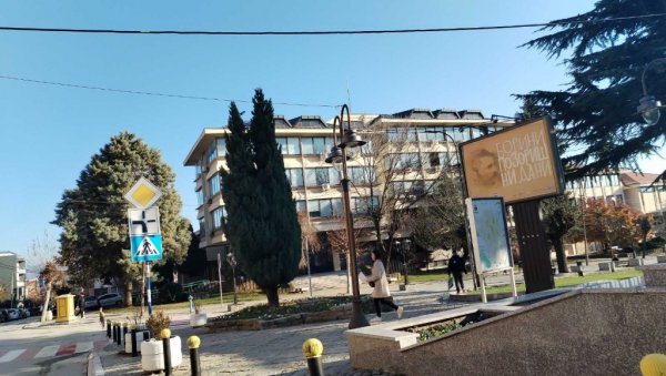 ДЕЧАКА (13) МУЧИЛИ И ЗЛОСТАВЉАЛИ: Кривичне пријаве четворици малолетника у Врању ДЕЧАКА (13) МУЧИЛИ И ЗЛОСТАВЉАЛИ: Кривичне пријаве четворици малолетника у Врању