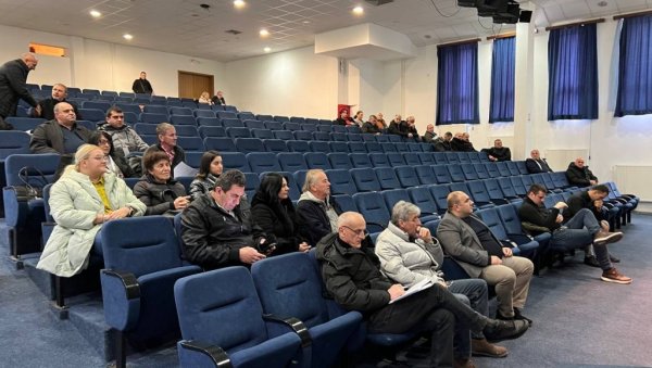 НЕМА БУЏЕТА, ПРЕТИ КОЛАПС: Поново одложена Седница СО Андријевица на којој је требало да се донесе одлука о ребалансу НЕМА БУЏЕТА, ПРЕТИ КОЛАПС: Поново одложена Седница СО Андријевица на којој је требало да се донесе одлука о ребалансу