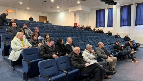 NEMA BUDŽETA, PRETI KOLAPS: Ponovo odložena Sednica SO Andrijevica na kojoj je trebalo da se donese odluka o rebalansu NEMA BUDŽETA, PRETI KOLAPS: Ponovo odložena Sednica SO Andrijevica na kojoj je trebalo da se donese odluka o rebalansu